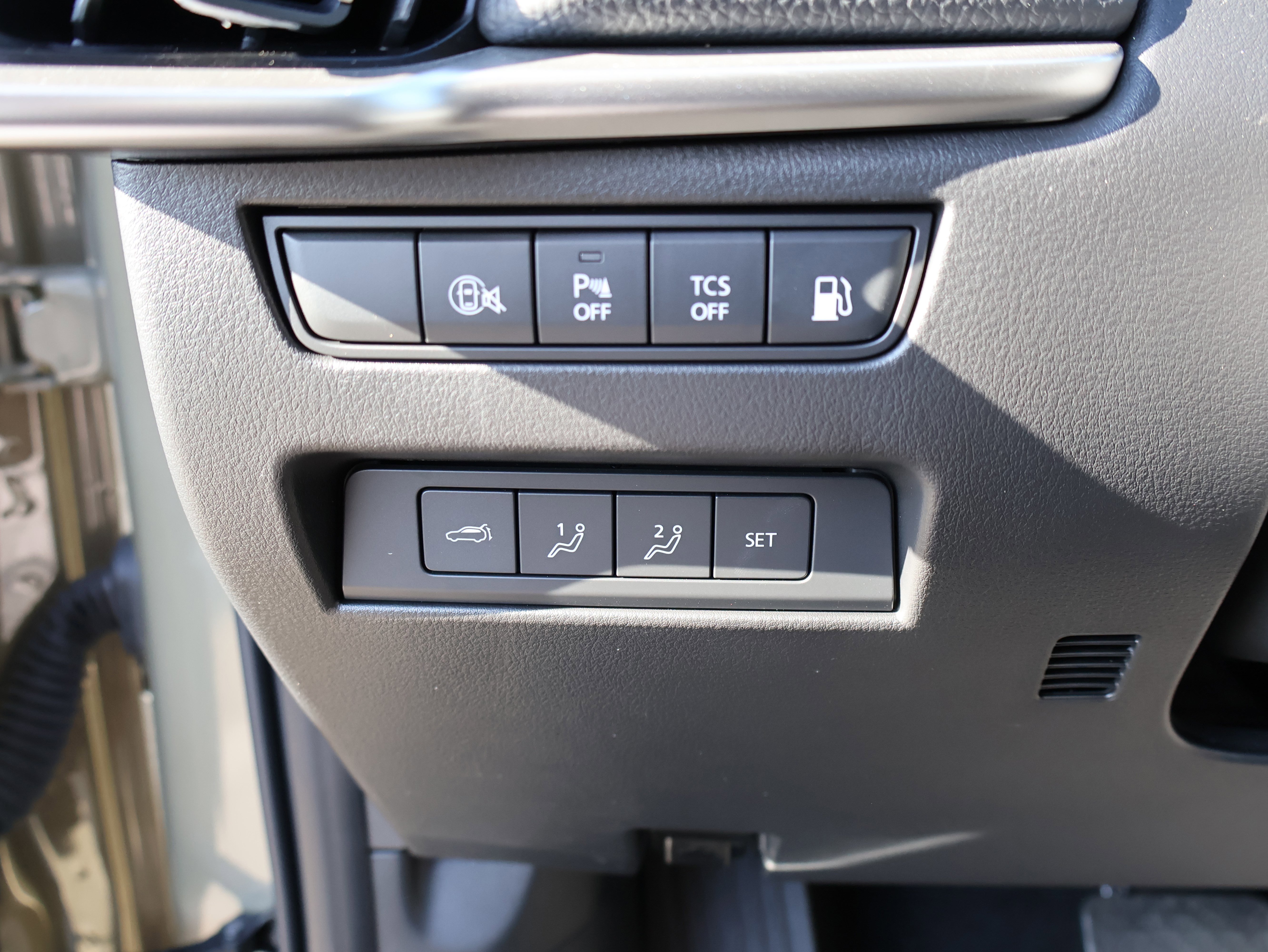 Certified 2025 MAZDA CX-70 Plug-In Hybrid w/ Premium Pkg image 39
