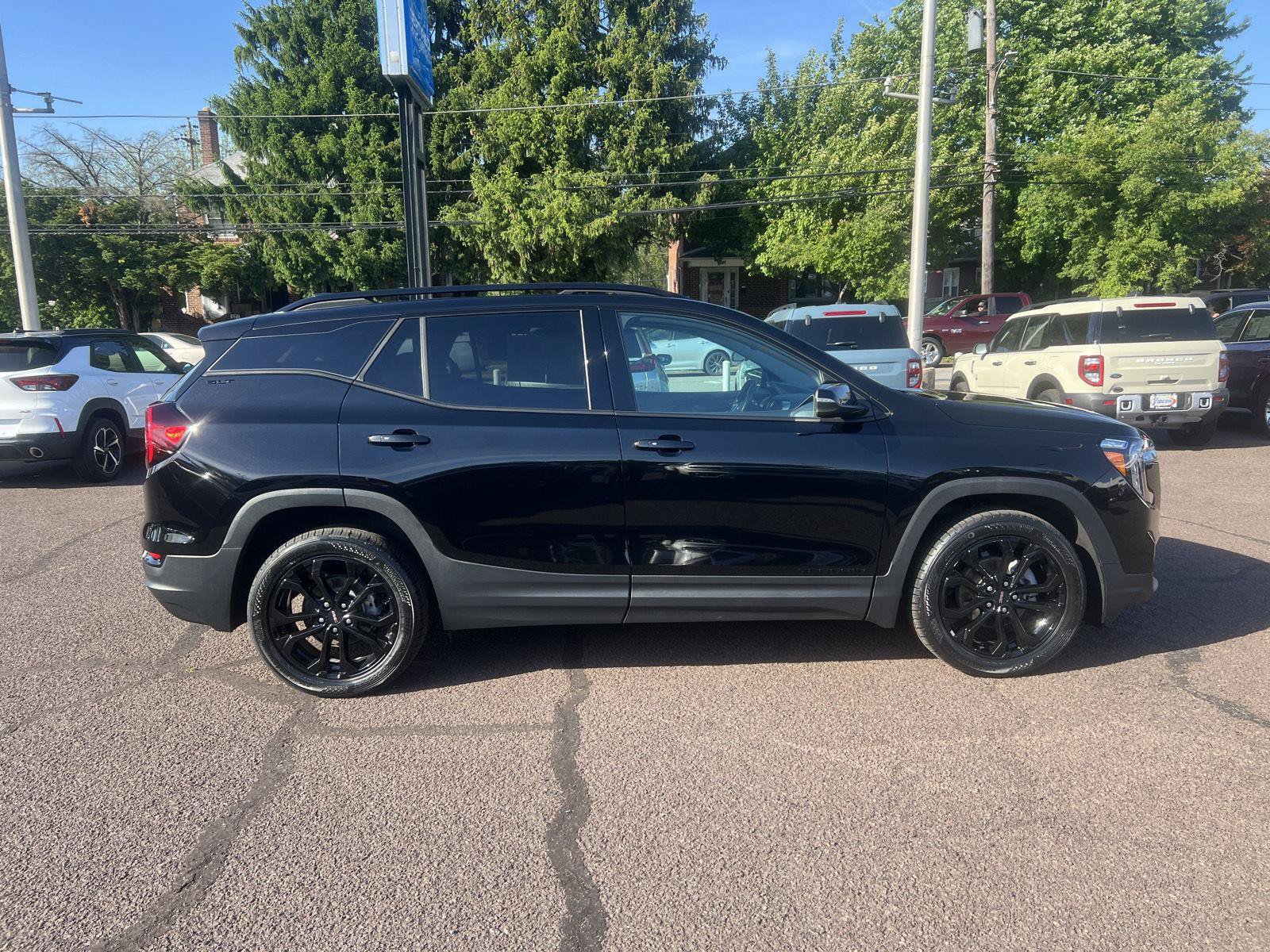 Used 2022 GMC Terrain SLT w/ Elevation Edition AWD/4WD image 8