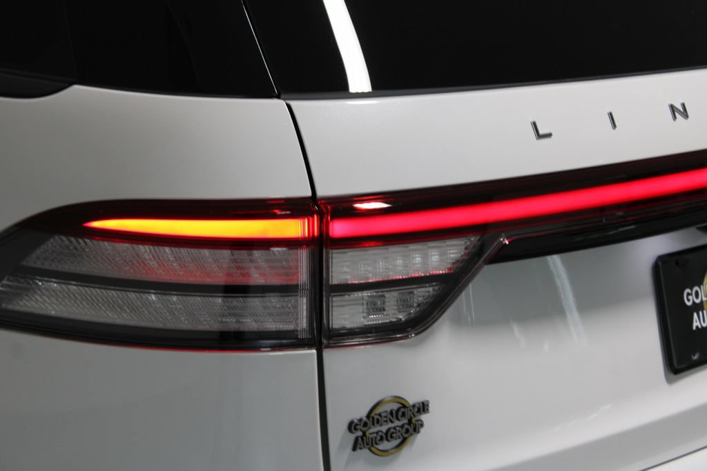 New 2026 Lincoln Aviator 2WD w/ Jet Appearance Package image 56