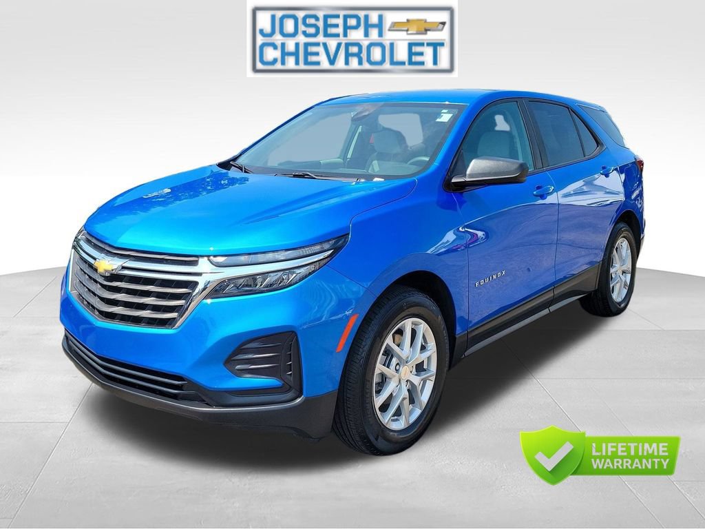 Used 2024 Chevrolet Equinox LS w/ LS Convenience Package FWD image 2