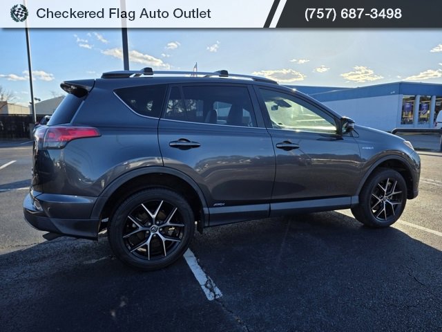 Used 2018 Toyota RAV4 SE image 8
