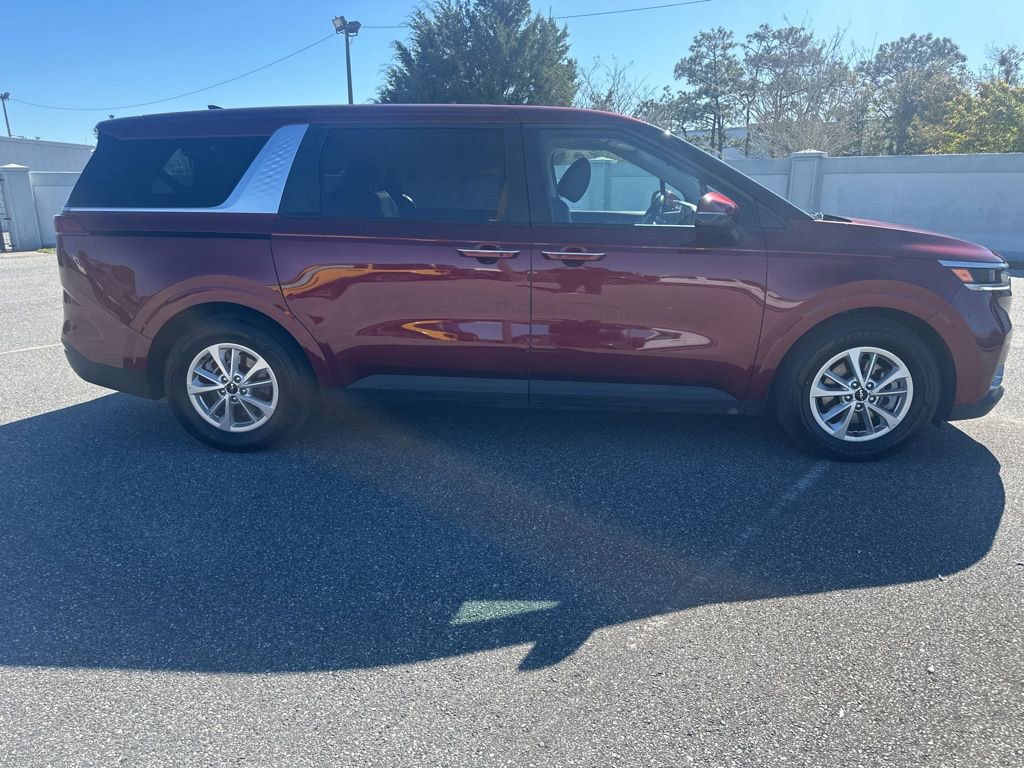 Used 2024 Kia Carnival LX image 5