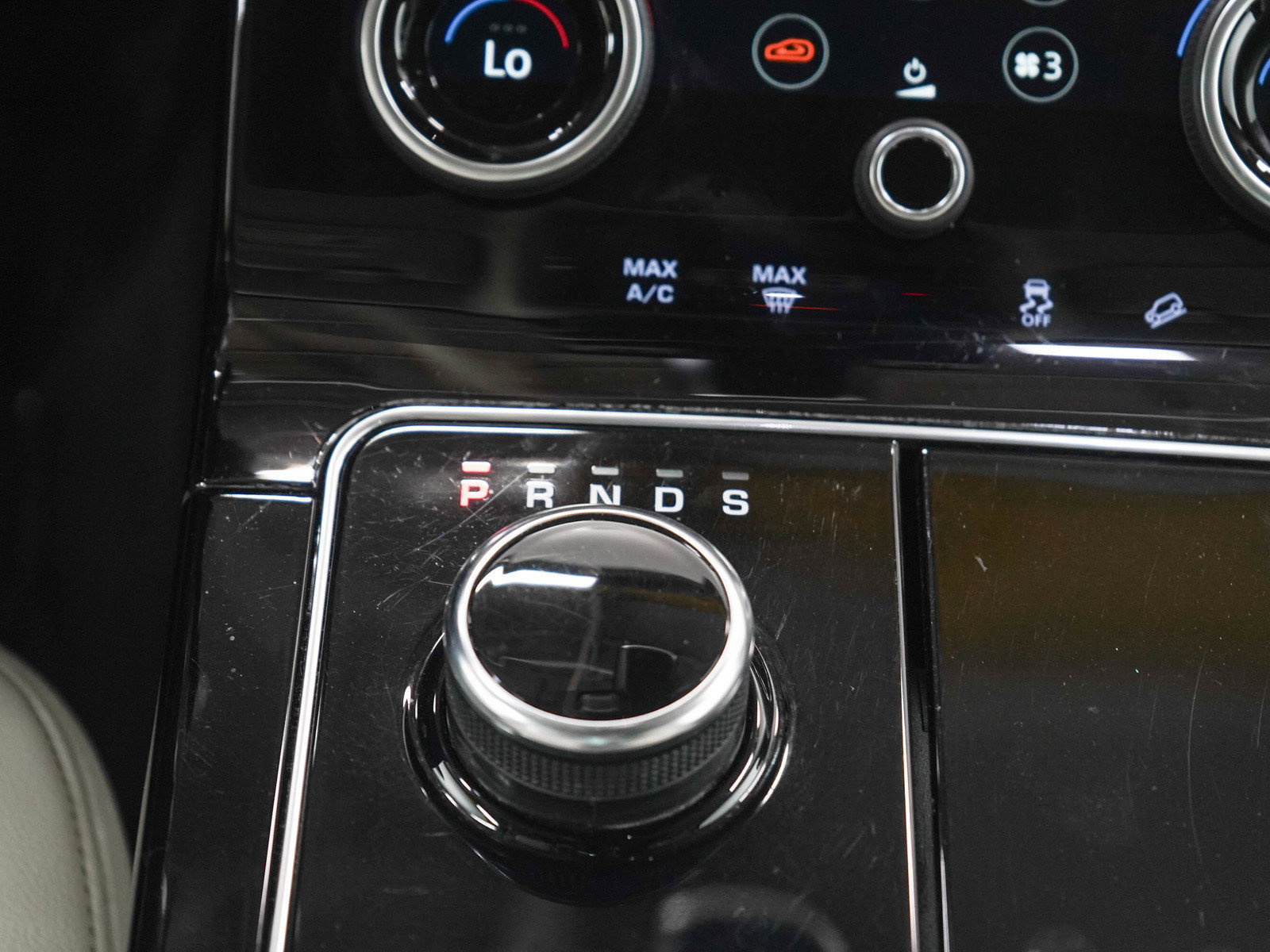 Used 2020 Land Rover Range Rover Velar S AWD/4WD image 20