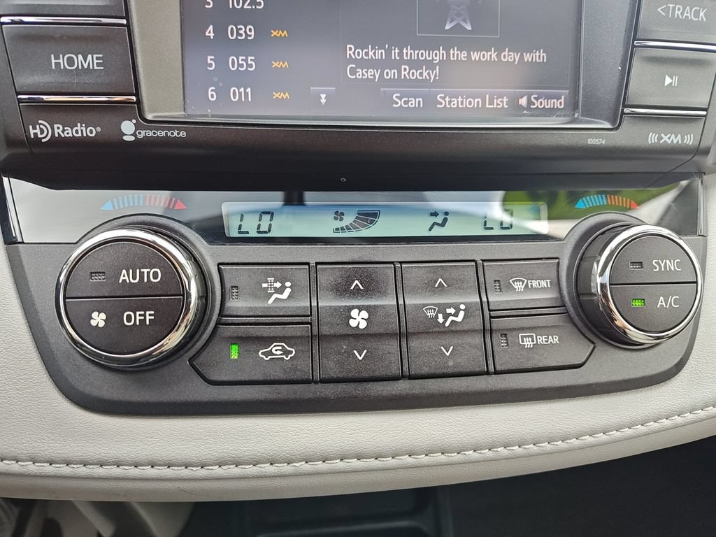Used 2016 Toyota RAV4 XLE AWD/4WD image 22