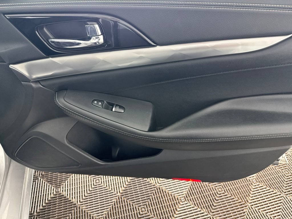 Used 2022 Nissan Maxima SV w/ Floor Mat Group FWD image 21