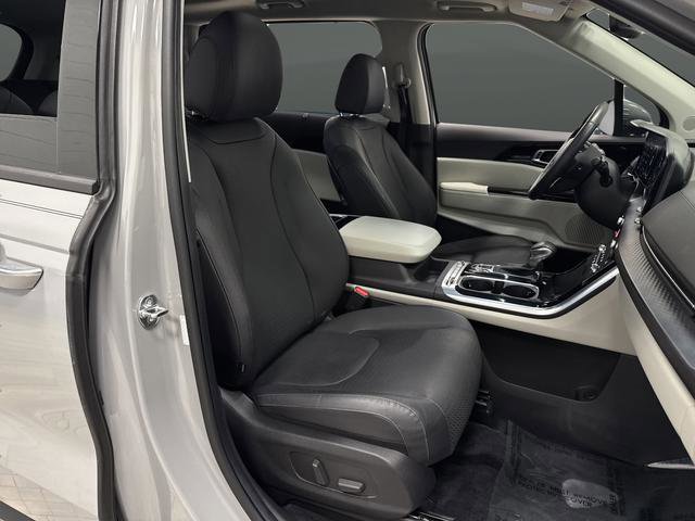 Used 2024 Kia Carnival SX Prestige image 31