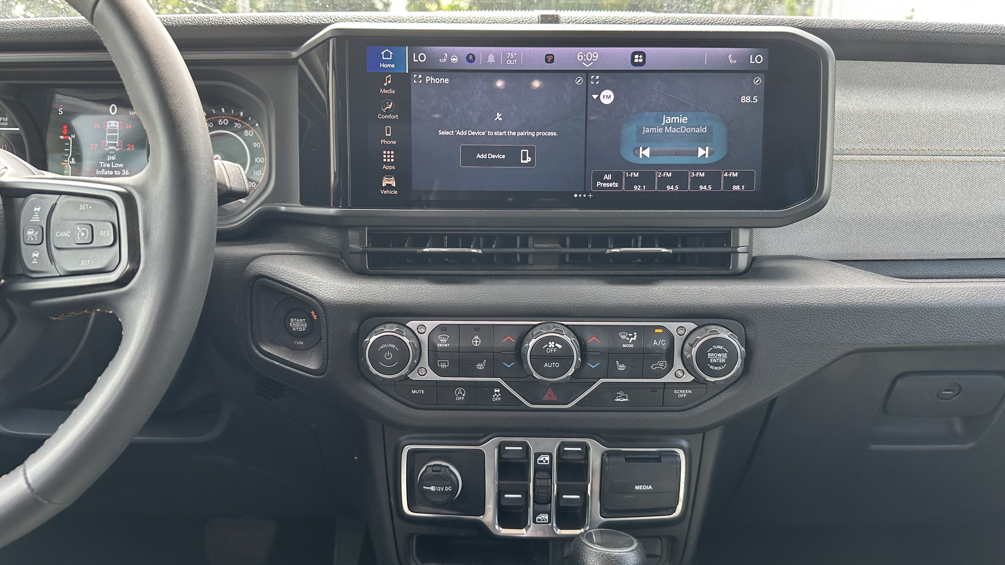 Used 2024 Jeep Wrangler Unlimited Sport AWD/4WD image 32