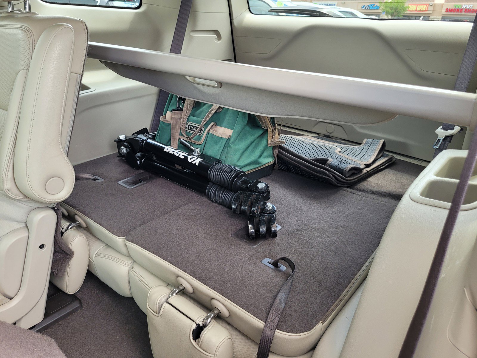 Used 2018 GMC Acadia Denali w/ Technology Package FWD image 12