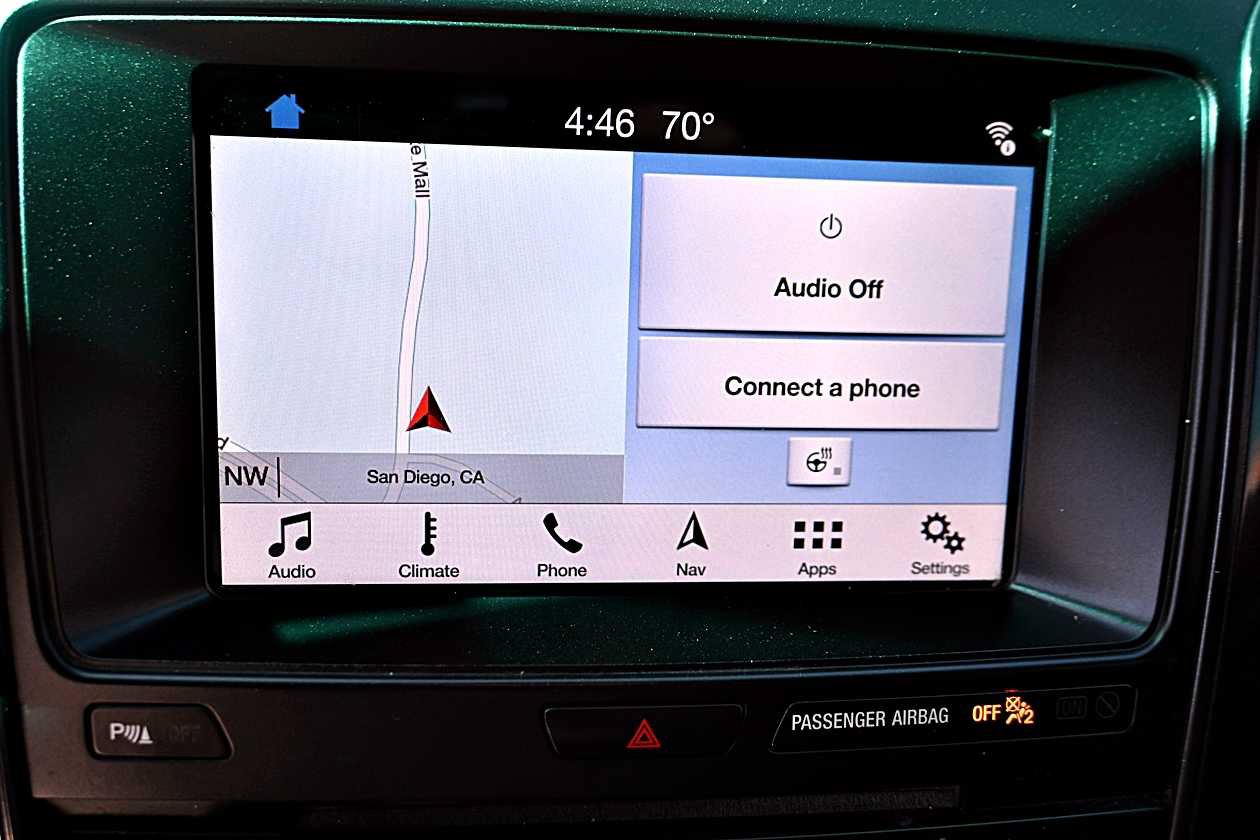 Used 2017 Ford Explorer XLT FWD image 25