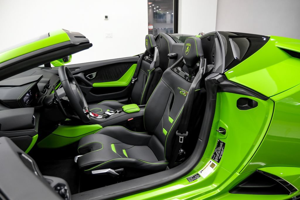 Used 2024 Lamborghini Huracan EVO AWD/4WD image 28
