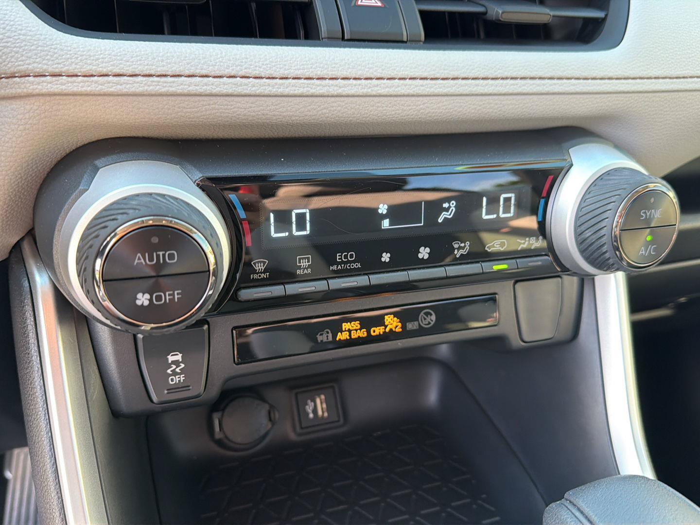 Certified 2024 Toyota RAV4 XLE AWD/4WD image 25