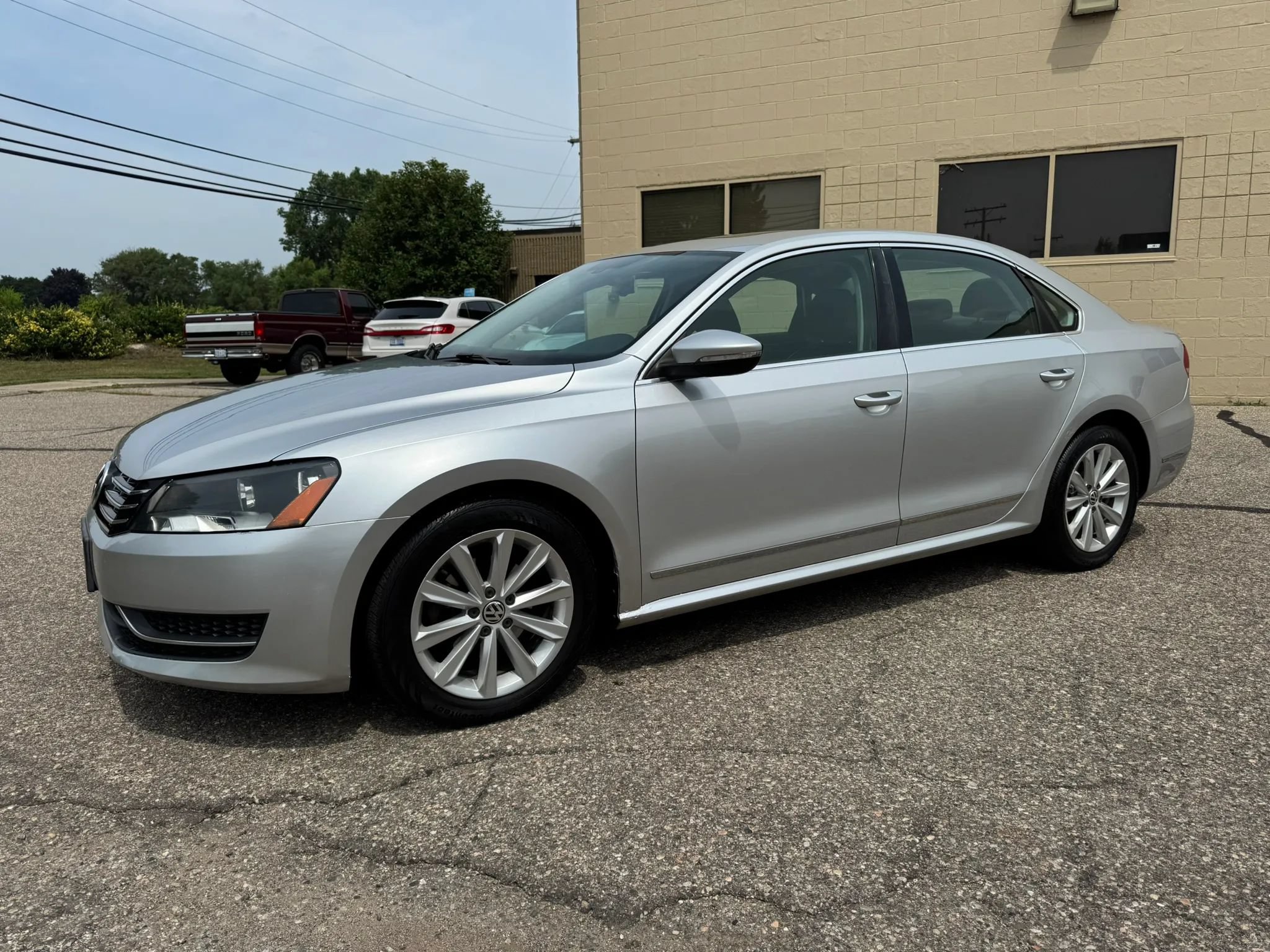 Used 2012 Volkswagen Passat 2.5 SEL Premium FWD image 4