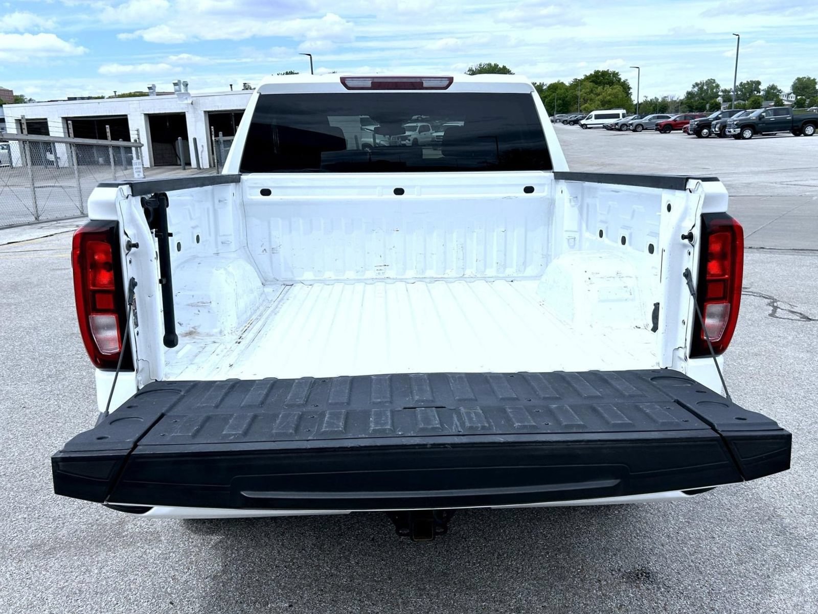 Certified 2022 GMC Sierra 1500 Elevation w/ LPO, Elevation Black Package AWD/4WD image 22