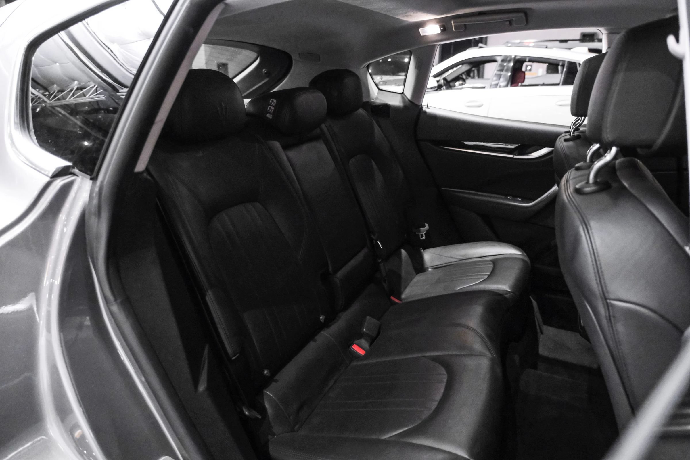 Used 2017 Maserati Levante AWD/4WD image 32