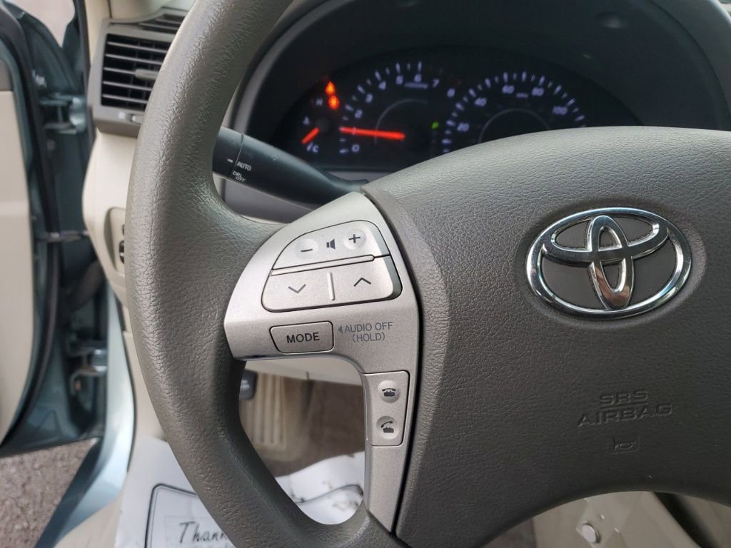 Used 2011 Toyota Camry LE image 16