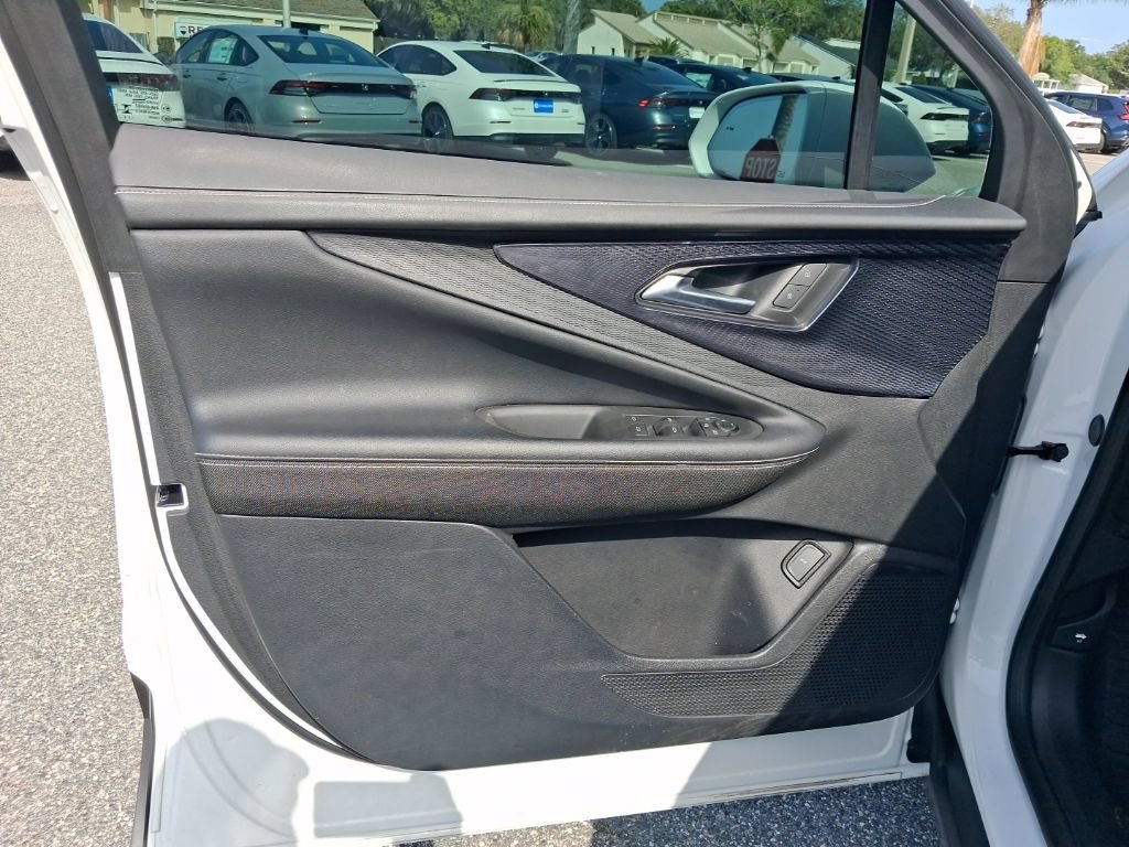 Used 2024 Chevrolet Blazer EV LT AWD/4WD image 23