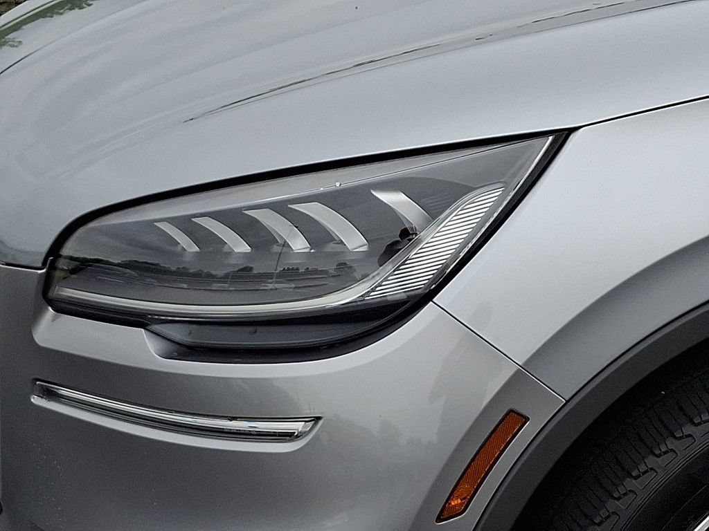 Certified 2023 Lincoln Aviator Reserve w/ Elements Package Plus AWD/4WD image 9