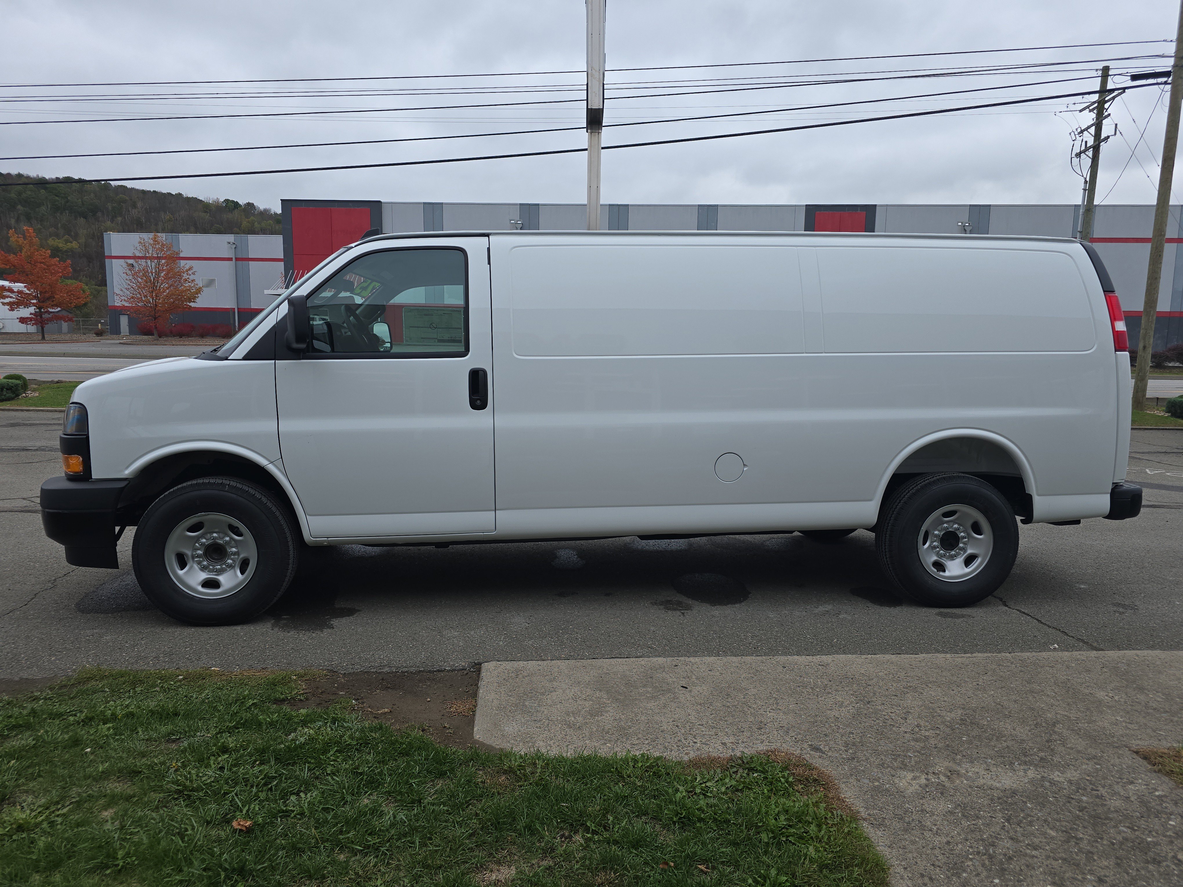 New 2025 GMC Savana 3500 Extended w/ Driver Convenience Package image 8