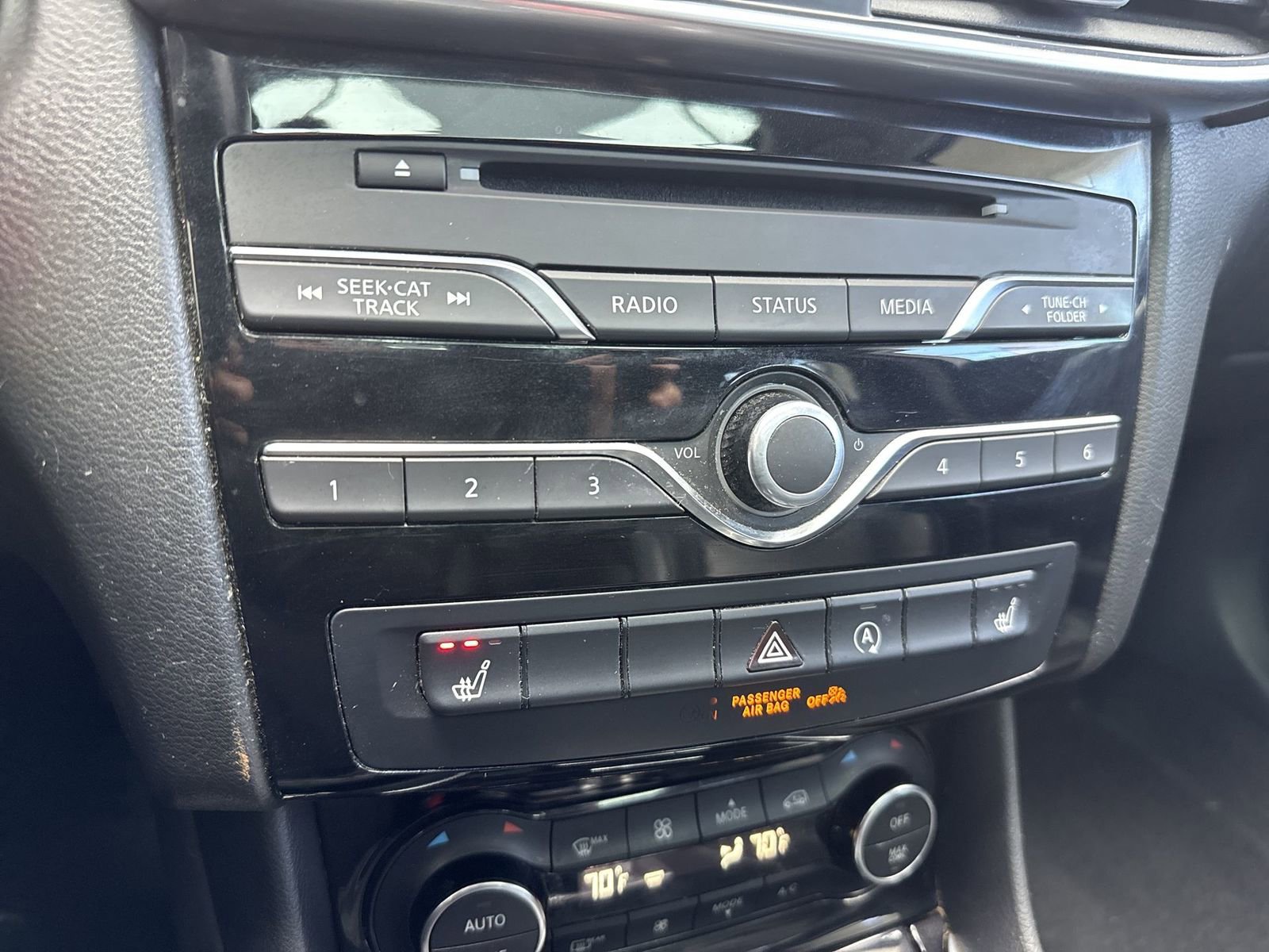 Used 2018 INFINITI QX30 Premium w/ Cargo Package image 21