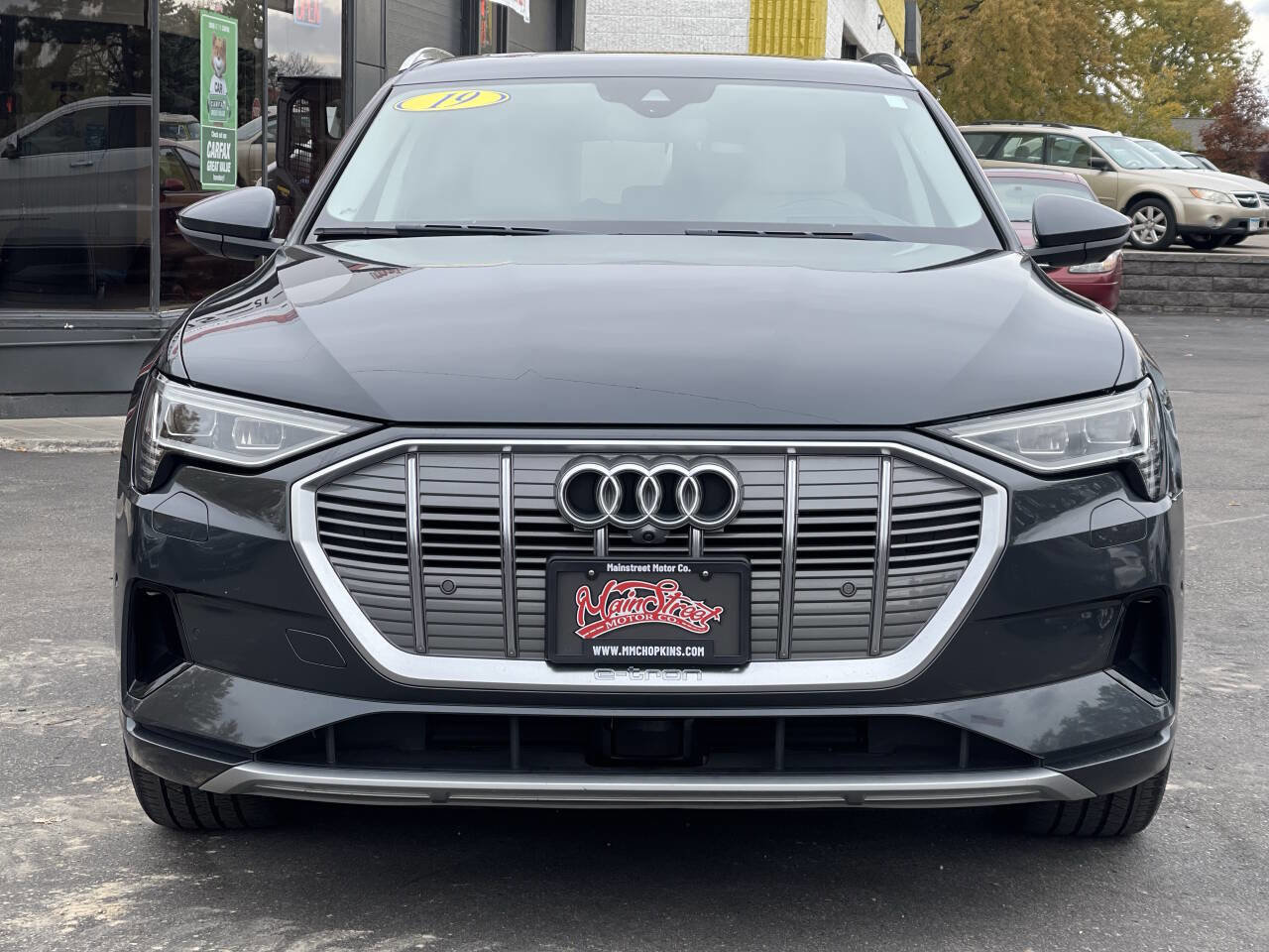 Used 2019 Audi e-tron Prestige w/ Prestige Package image 2