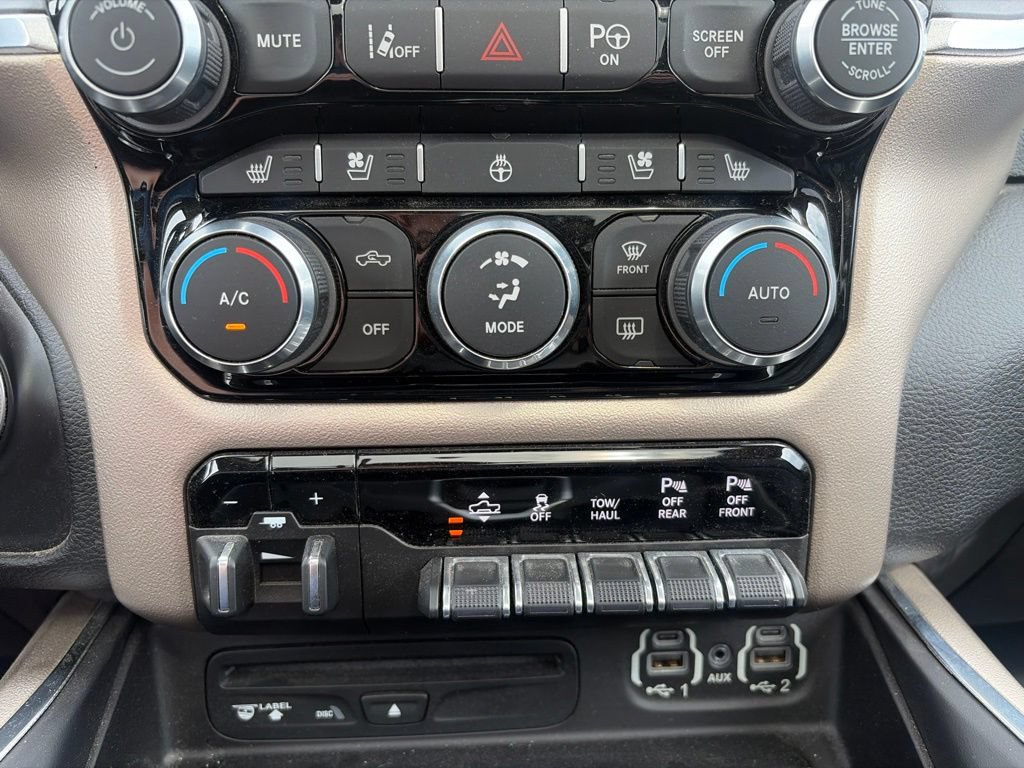 Used 2019 RAM 1500 Laramie AWD/4WD image 15