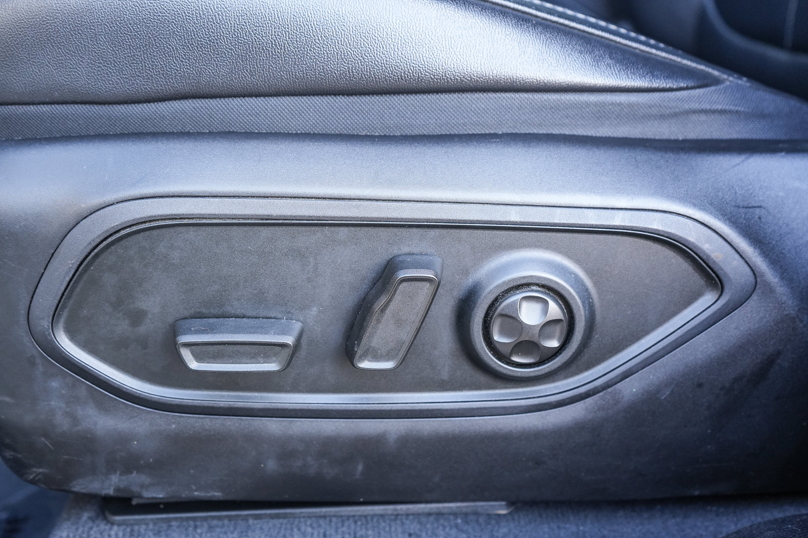 Used 2023 Jeep Grand Cherokee L Limited image 21