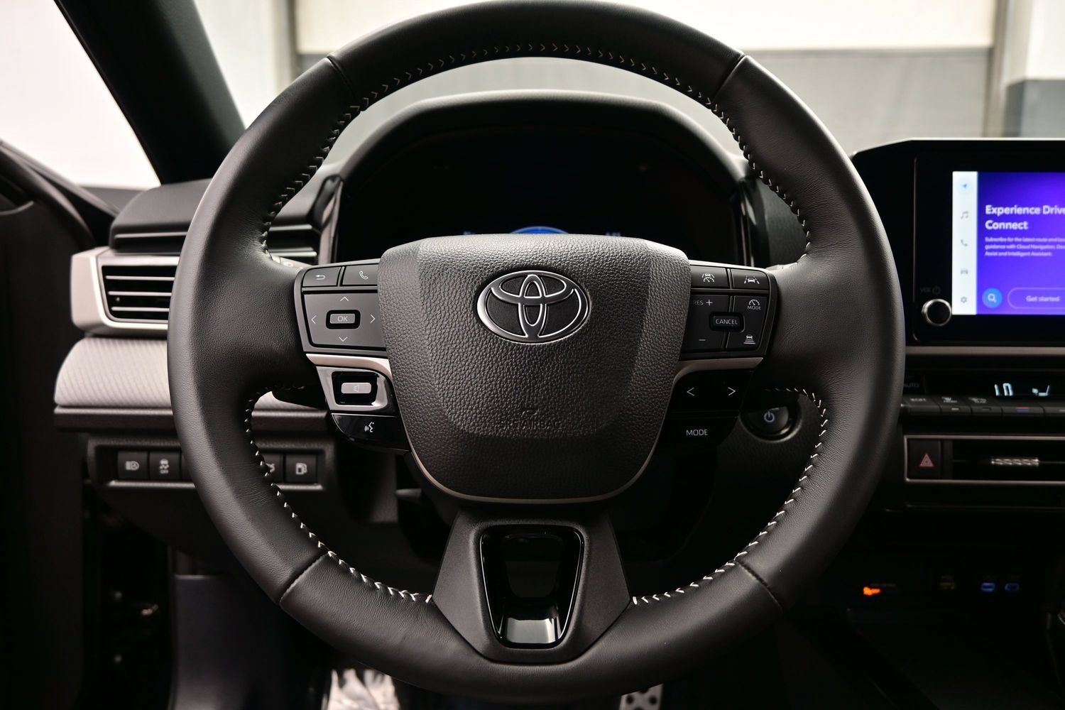 Used 2025 Toyota Camry SE AWD/4WD image 24