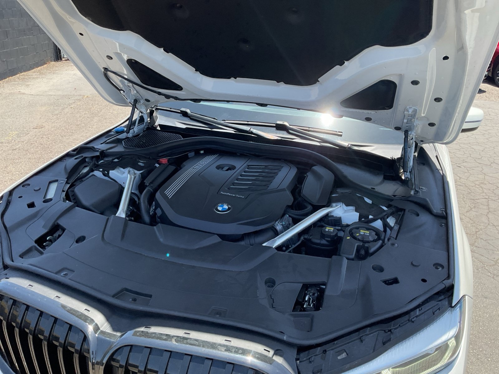 Used 2022 BMW 740i w/ M Sport Package RWD image 23