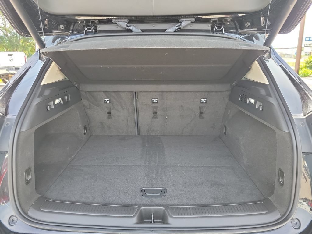 Used 2023 Buick Envision Avenir AWD/4WD image 7