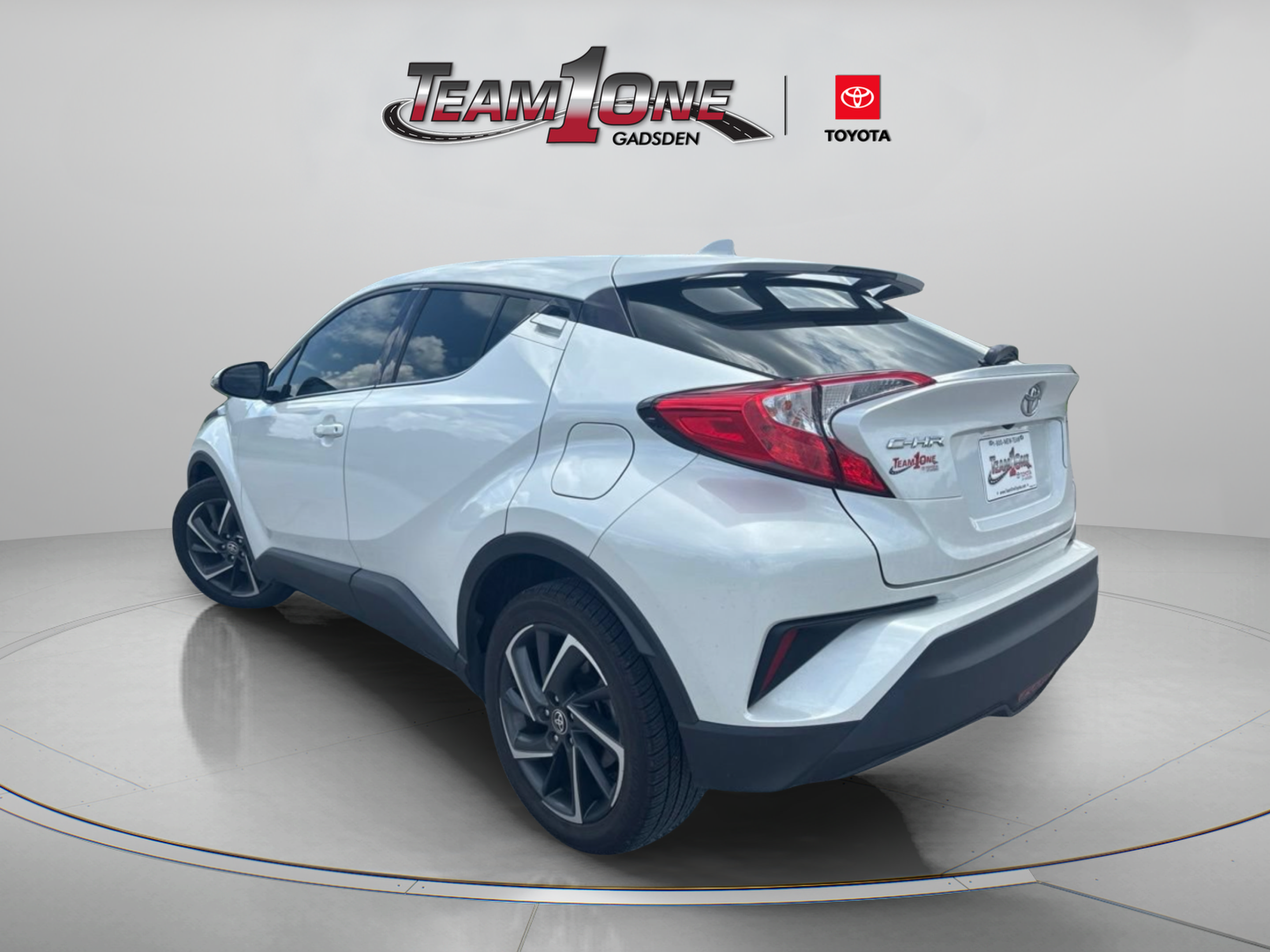 Used 2022 Toyota C-HR Limited FWD image 5
