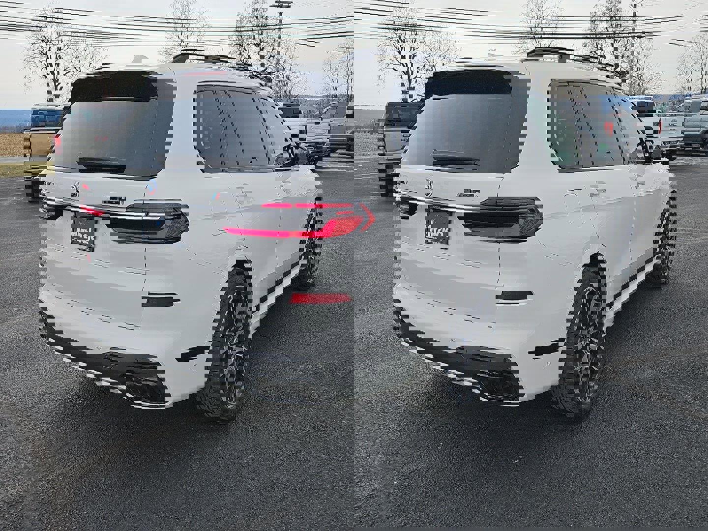 Used 2023 BMW X7 M60i w/ Executive Package image 9