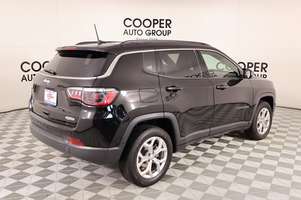 Used 2024 Jeep Compass Latitude w/ Convenience Group image 20