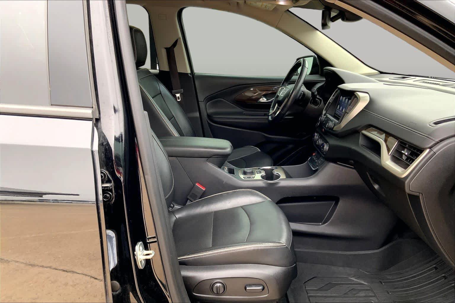 Used 2019 GMC Terrain Denali w/ Advanced Safety Package AWD/4WD image 9