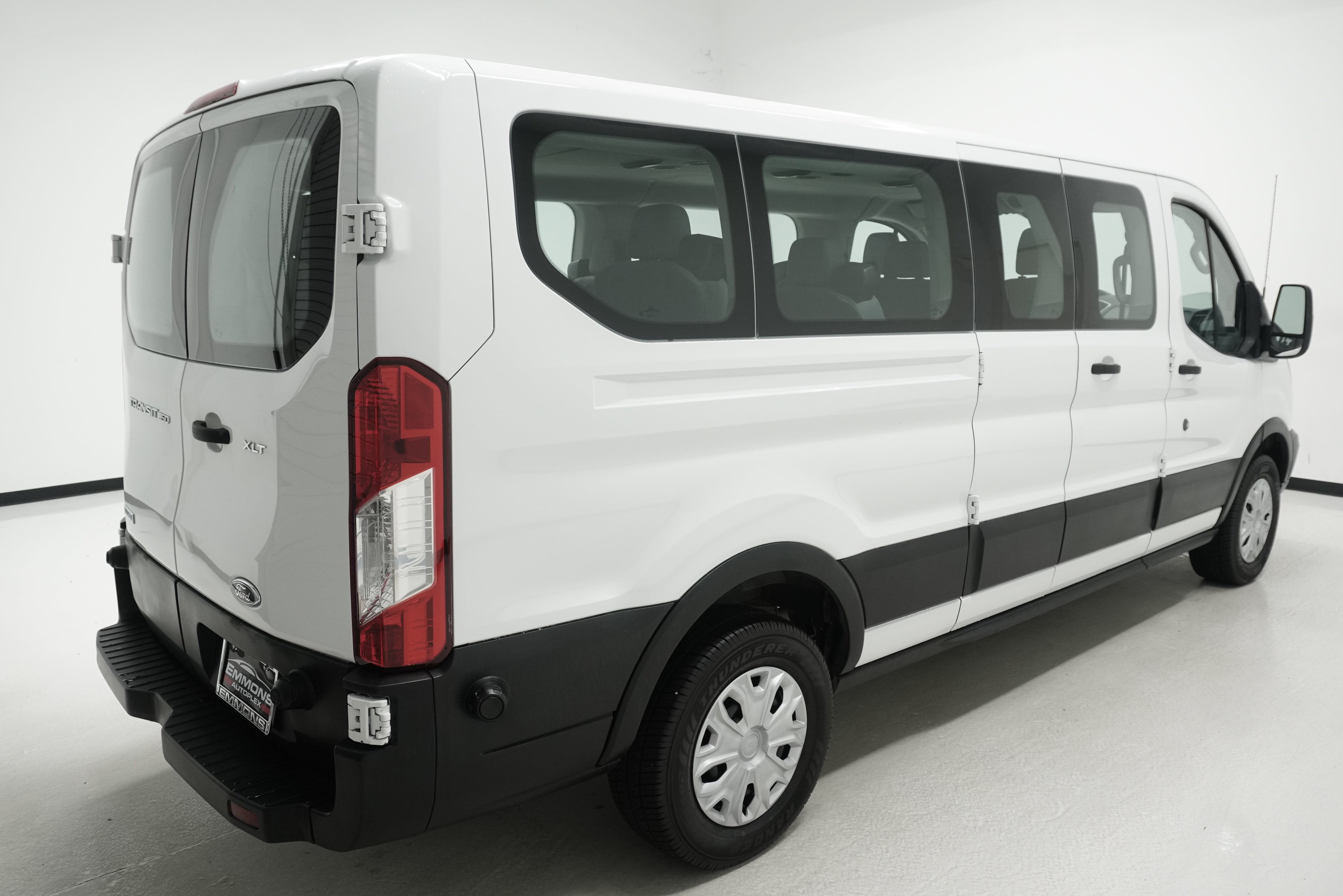 Used 2015 Ford Transit 350 XLT RWD image 3