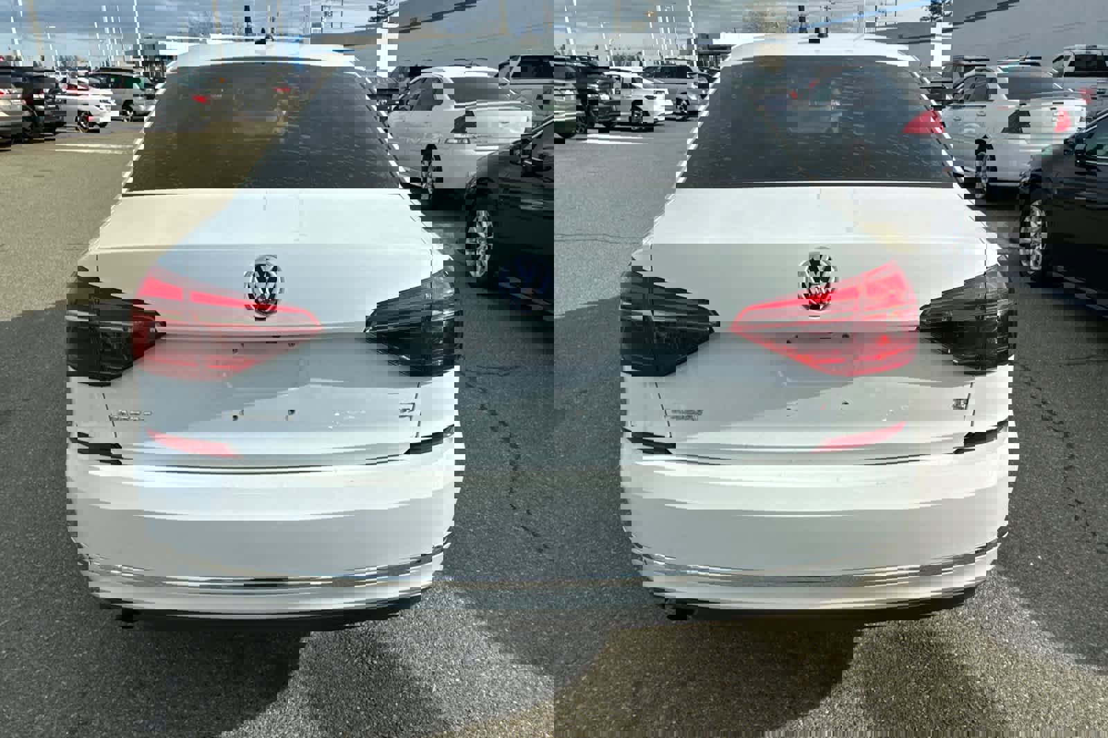 Used 2019 Volkswagen Passat 2.0T Wolfsburg image 5