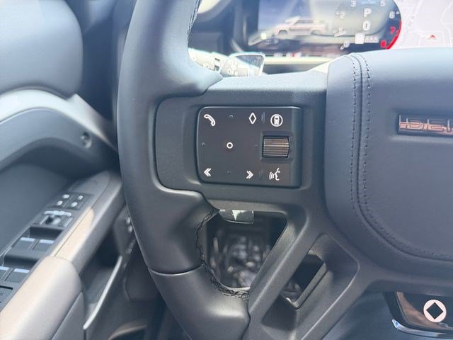 Used 2026 Land Rover Defender 110 OCTA AWD/4WD image 22