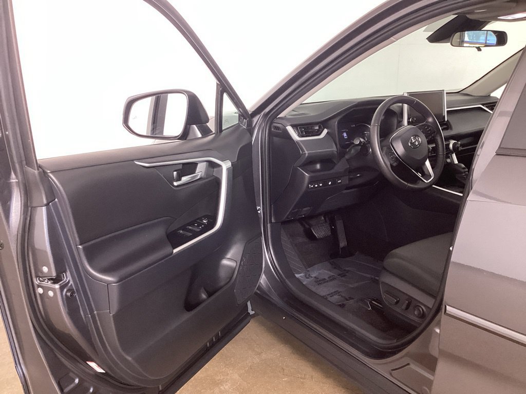 Used 2024 Toyota RAV4 XLE w/ Convenience Package AWD/4WD image 9