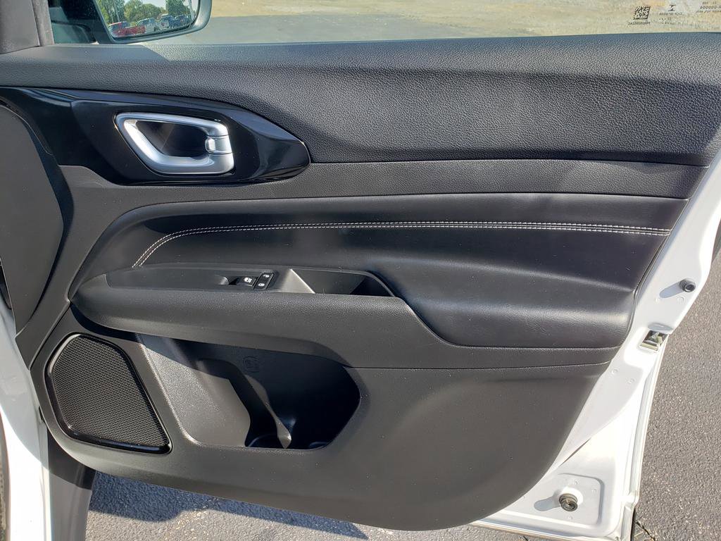 Used 2022 Jeep Compass Altitude w/ Convenience Group image 17