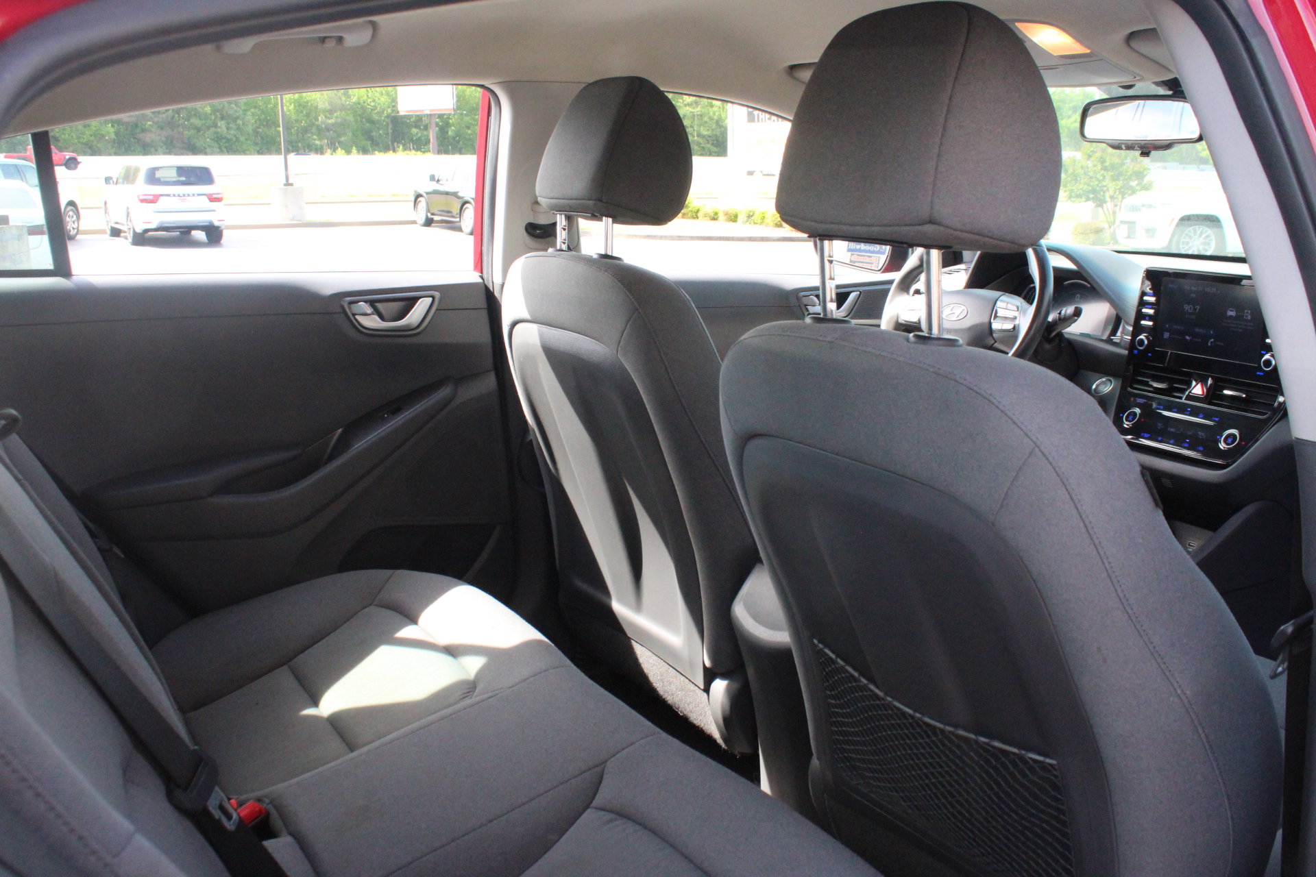 Used 2022 Hyundai Ioniq SE FWD image 30