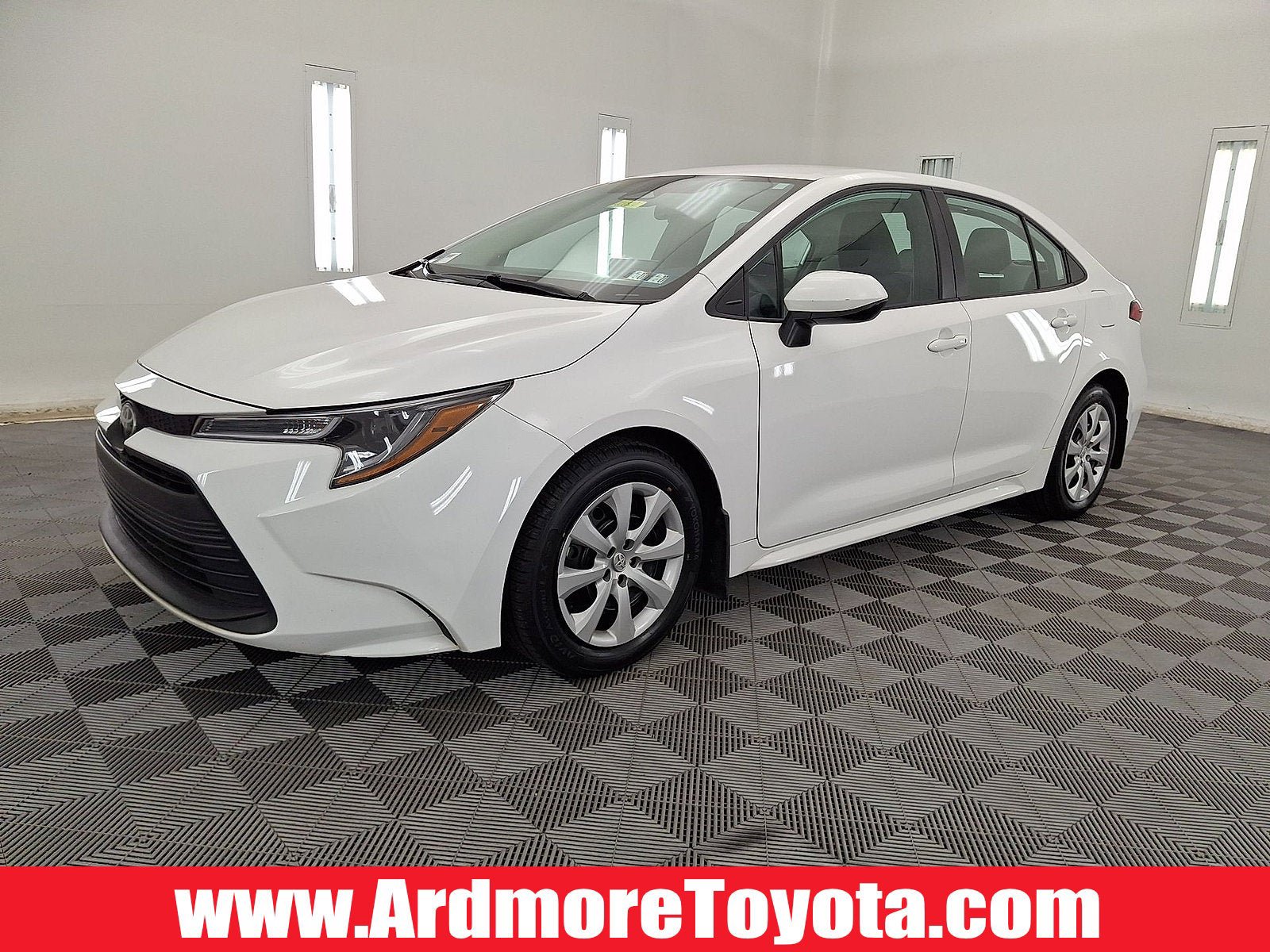 Certified 2025 Toyota Corolla LE FWD image 1