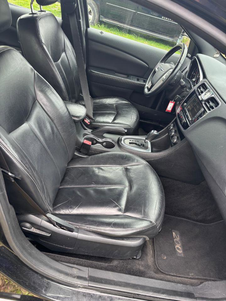 Used 2014 Chrysler 200 Limited w/ Sun/Sound Group FWD image 25
