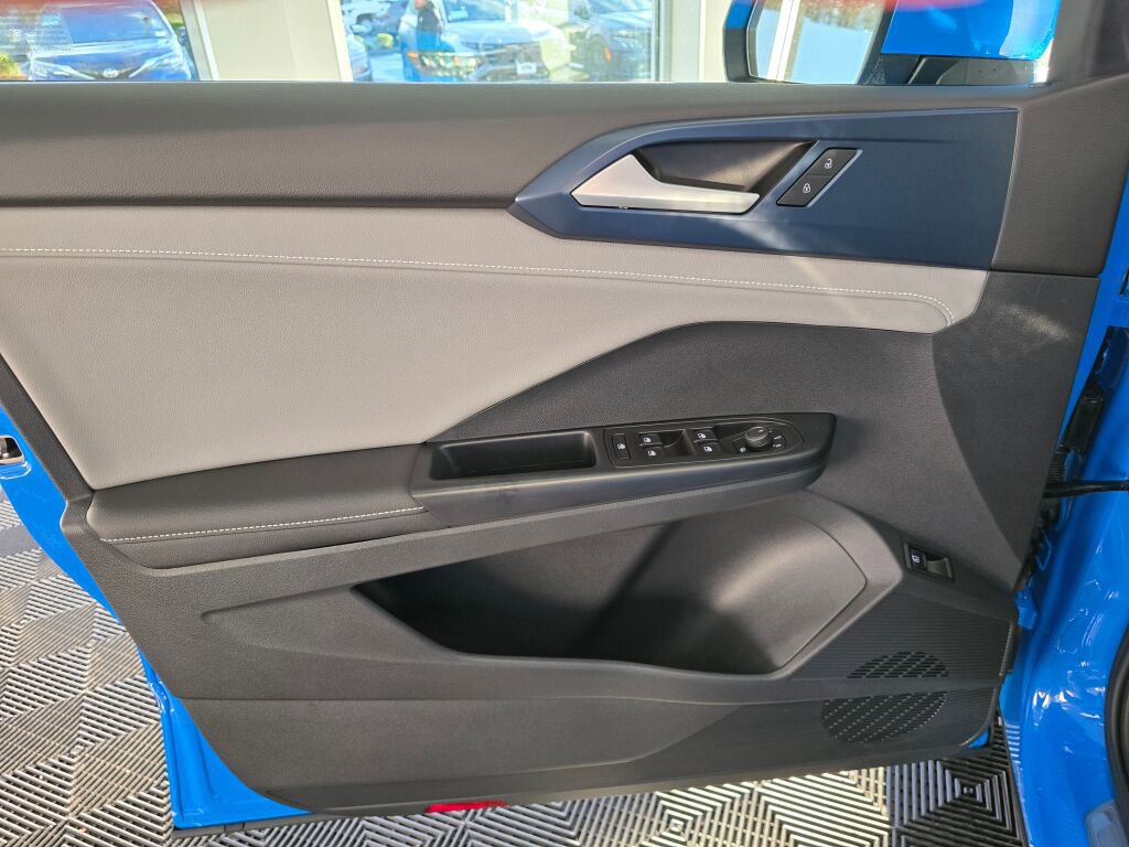 Used 2024 Volkswagen Taos SE image 21