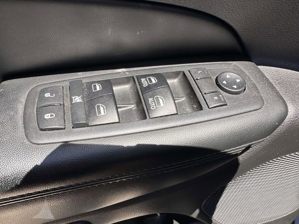 Used 2018 Jeep Grand Cherokee Limited AWD/4WD image 10
