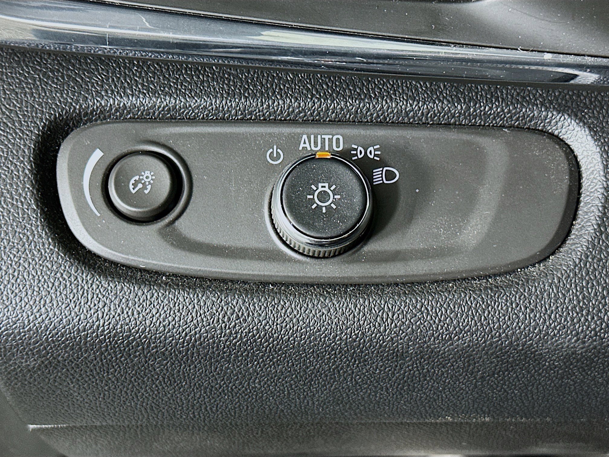 Used 2025 Buick Envista Preferred image 16