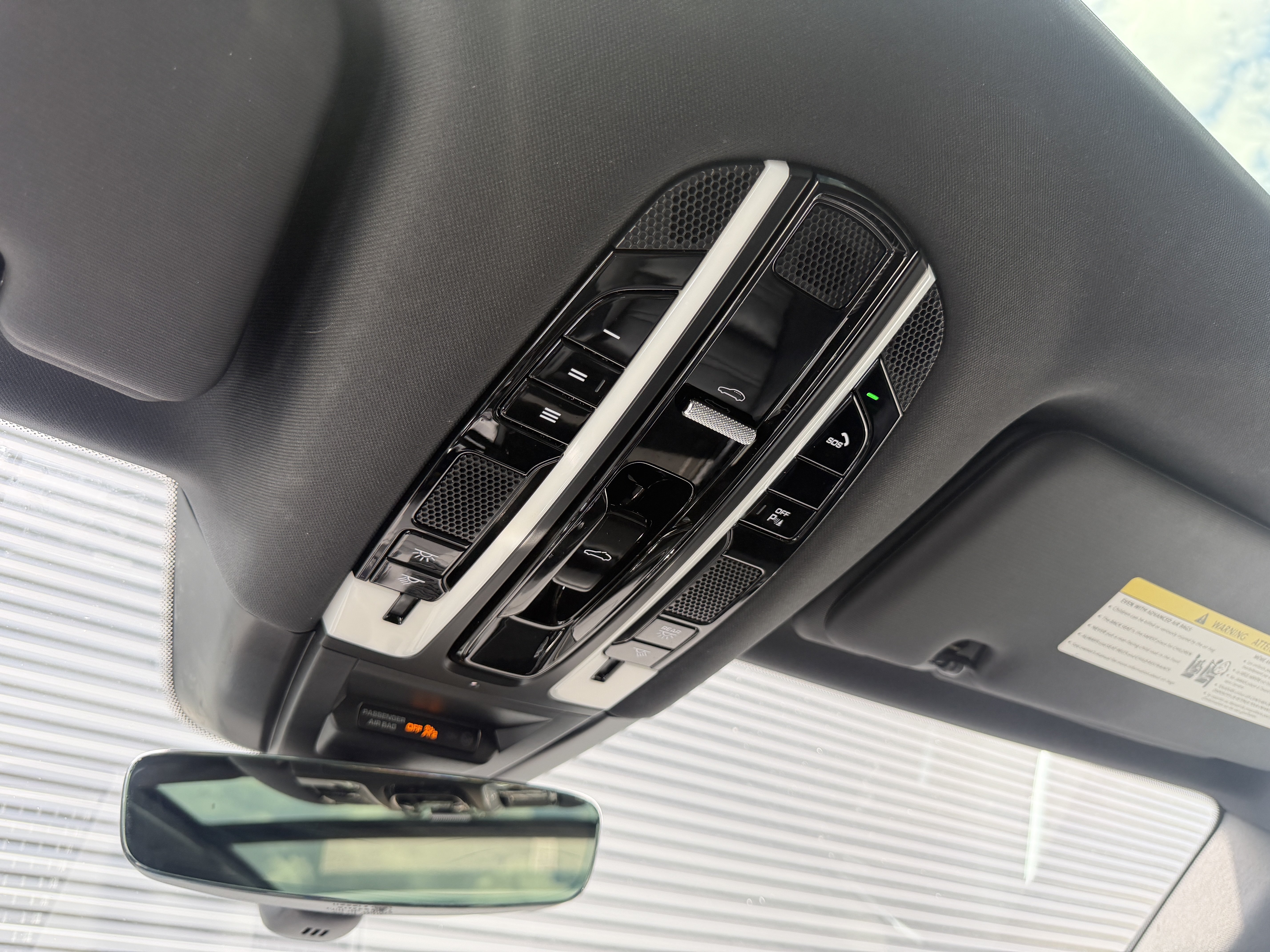 Certified 2020 Porsche Cayenne AWD/4WD image 31