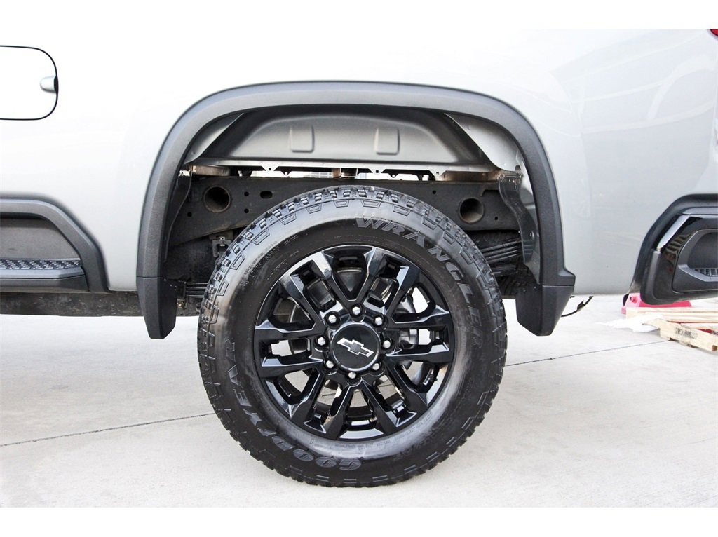 Used 2025 Chevrolet Silverado 2500 Custom w/ Custom Value Package image 30