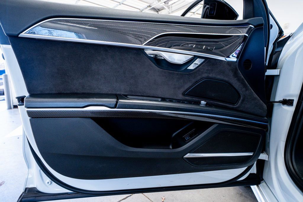 Used 2020 Audi S8 L w/ S8 Executive Package image 30