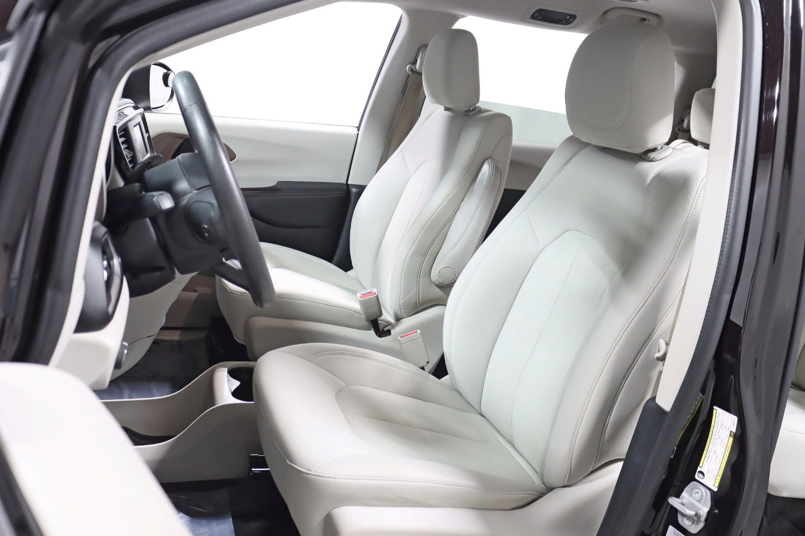 Used 2017 Chrysler Pacifica Touring image 22