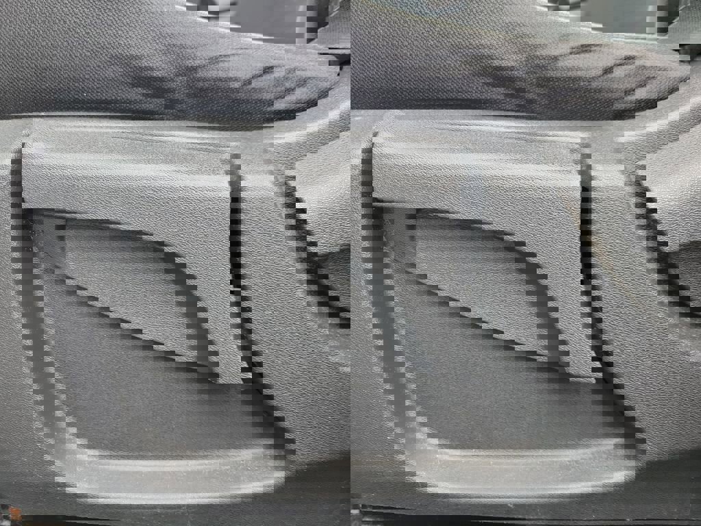 Used 2020 Nissan Rogue Sport S image 15