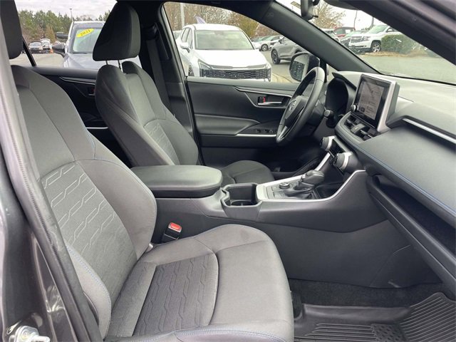 Used 2023 Toyota RAV4 SE image 19